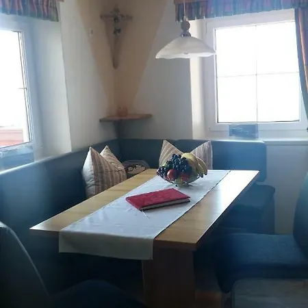 Farm stay Bauernhof Armstorfer Puch bei Hallein